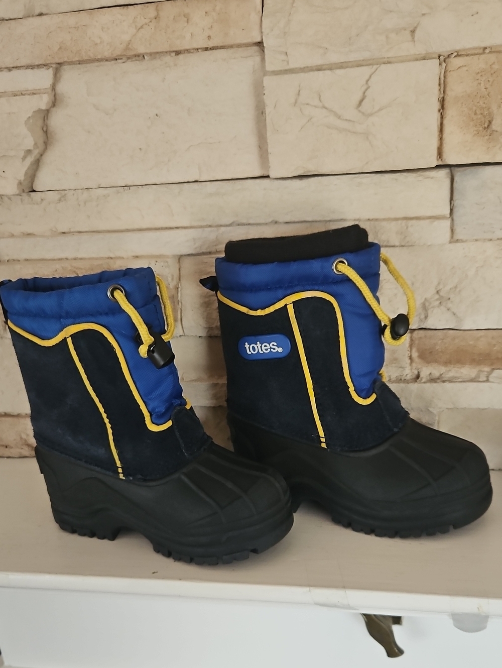 Totes Kids Blue, Black and Yellow Snow Boots, size 6M